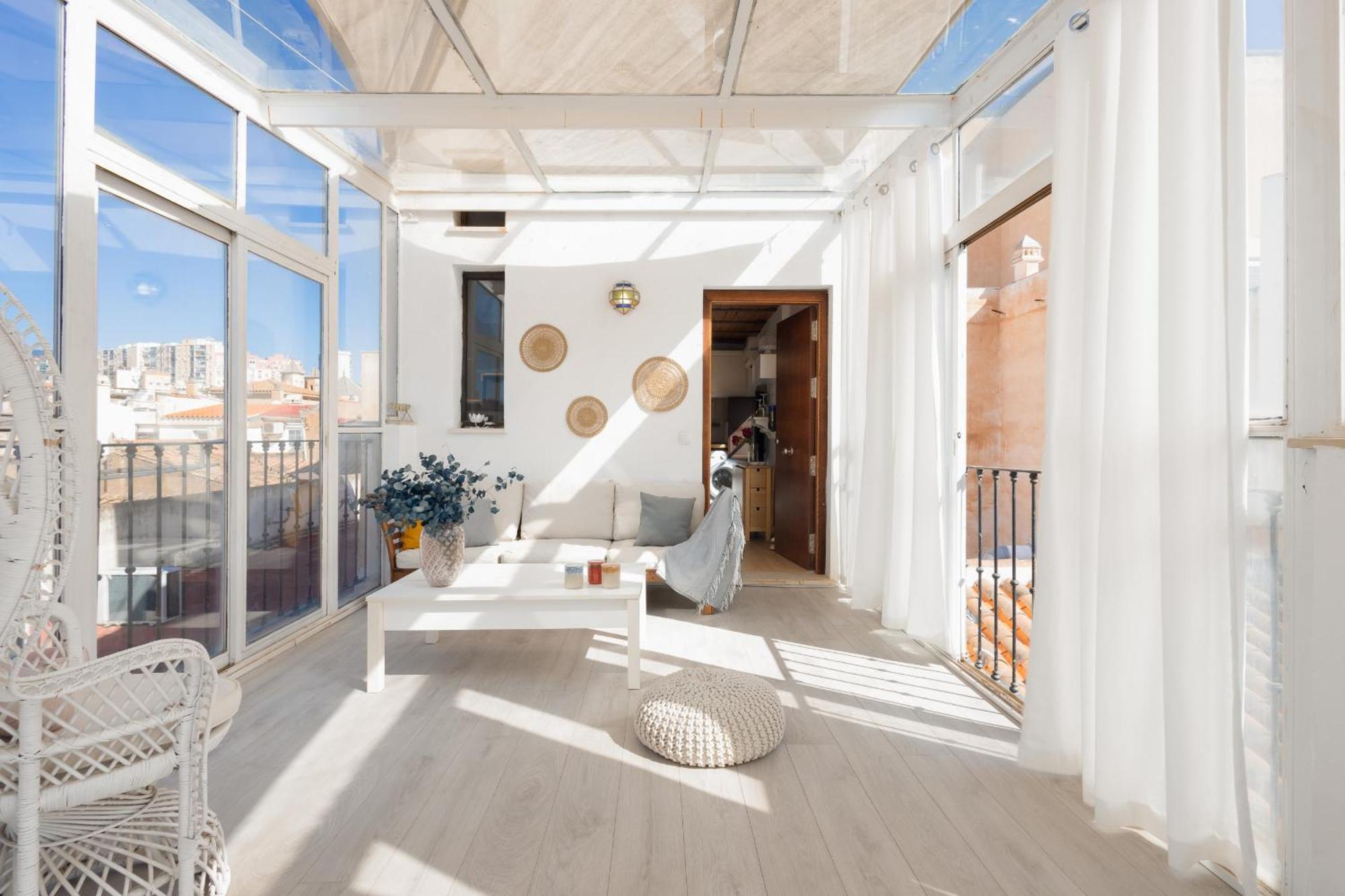 C44 Cute Penthouse Center Apartament